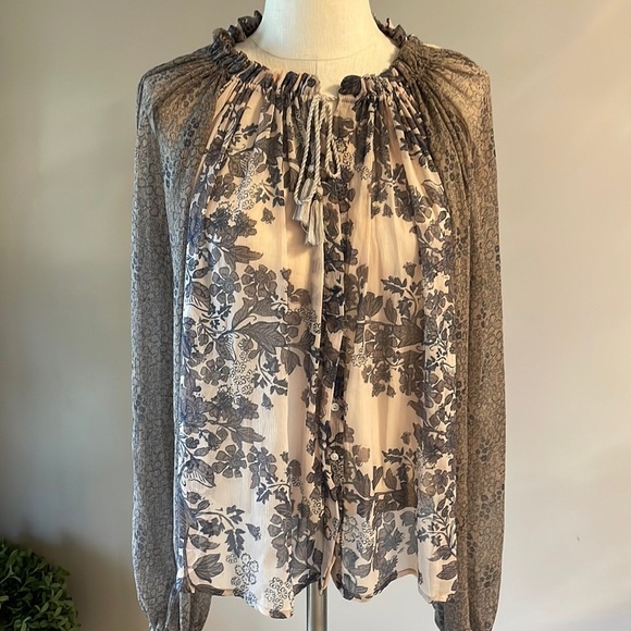 Free People Oversized boho style floral semi sheer blouse. Neutral colors XS - Picture 2 of 14